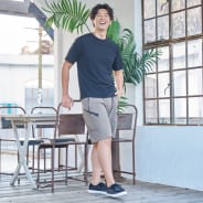 ブラック