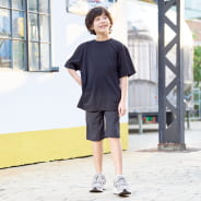 ブラック
