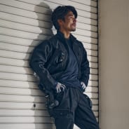 ブラック