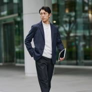 ブラック