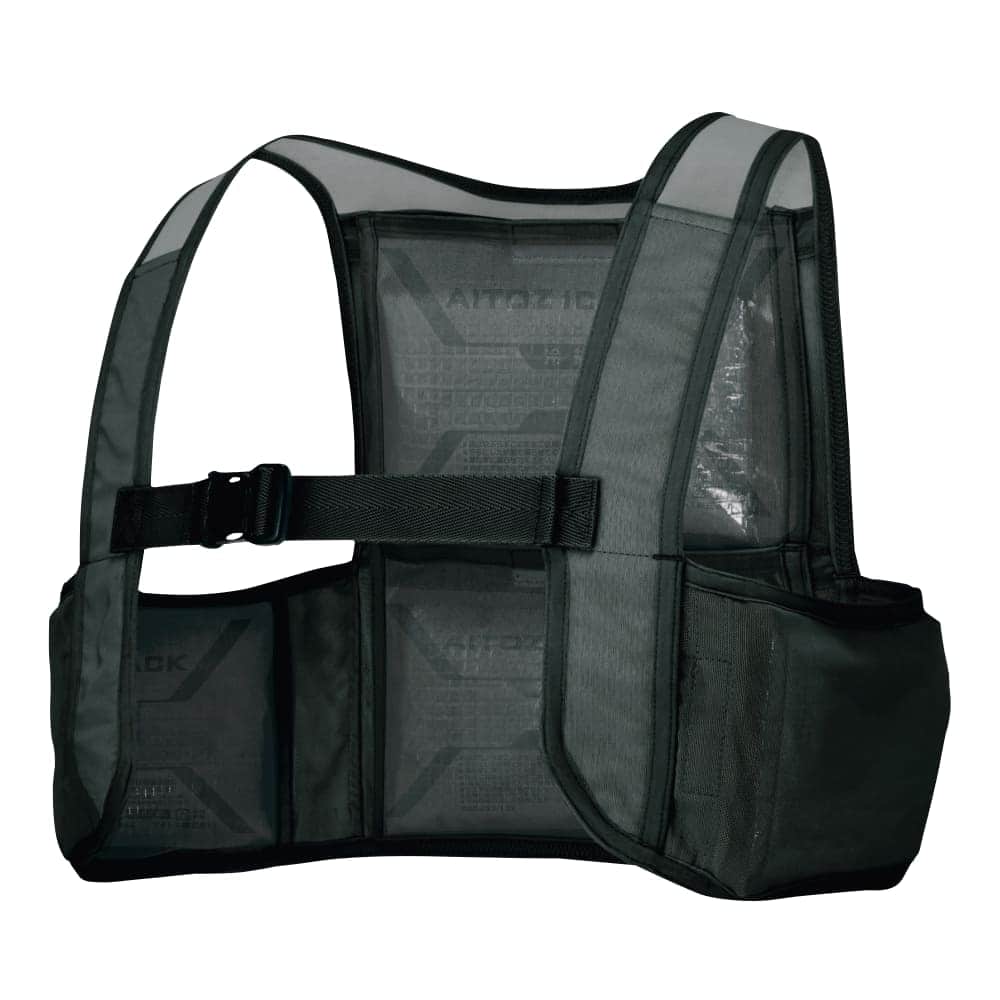 ブラック