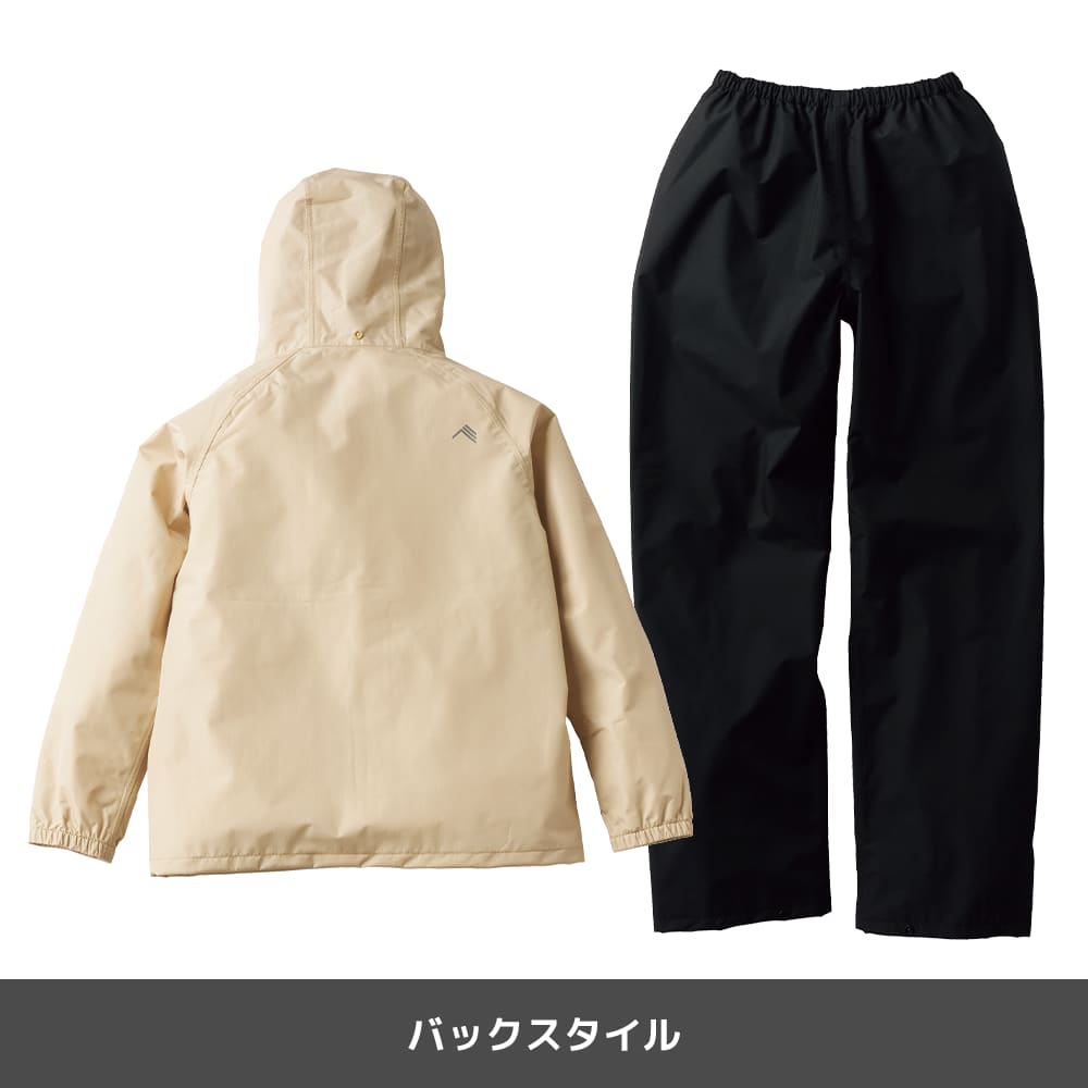 ベージュ