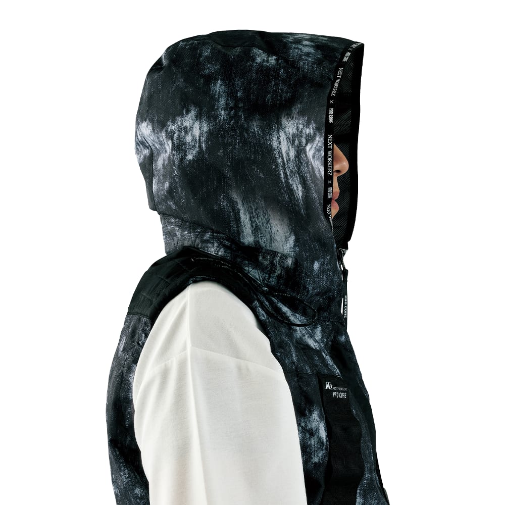 ブラック
