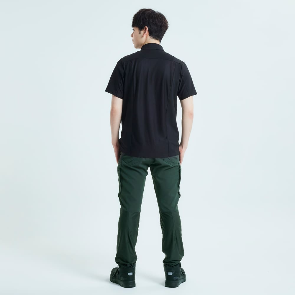 ブラック