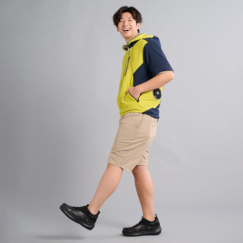 ブラック