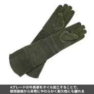 カーキ