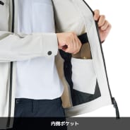 ブラック