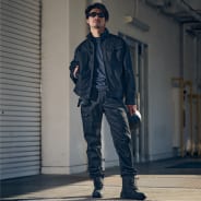 ブラック