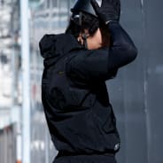 ブラック