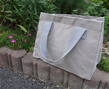 580円でキャンプにも日常使いにも活躍!パラフィン帆布スモールトート