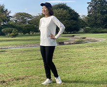 きれいめからカジュアルまで万能に着こなせる！ソロテックス使用シーンレスボートネックTシャツ